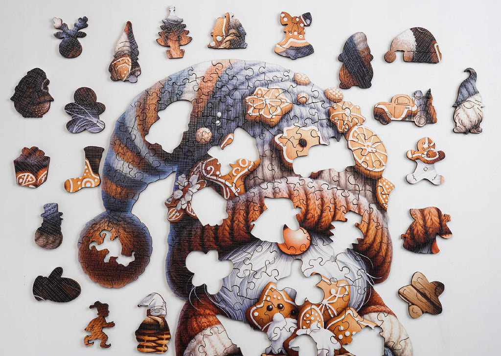 Puzzle Drewniane dla Dorosłych – Krasnal z pierniczkami 195 el. | PUZZLED