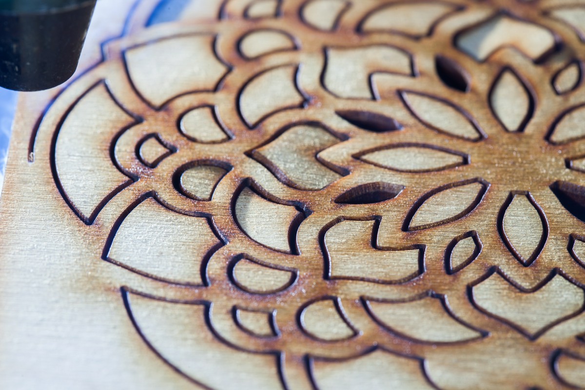 Drewniane puzzle z motywem sztuki - coś więcej niż zwykła układanka